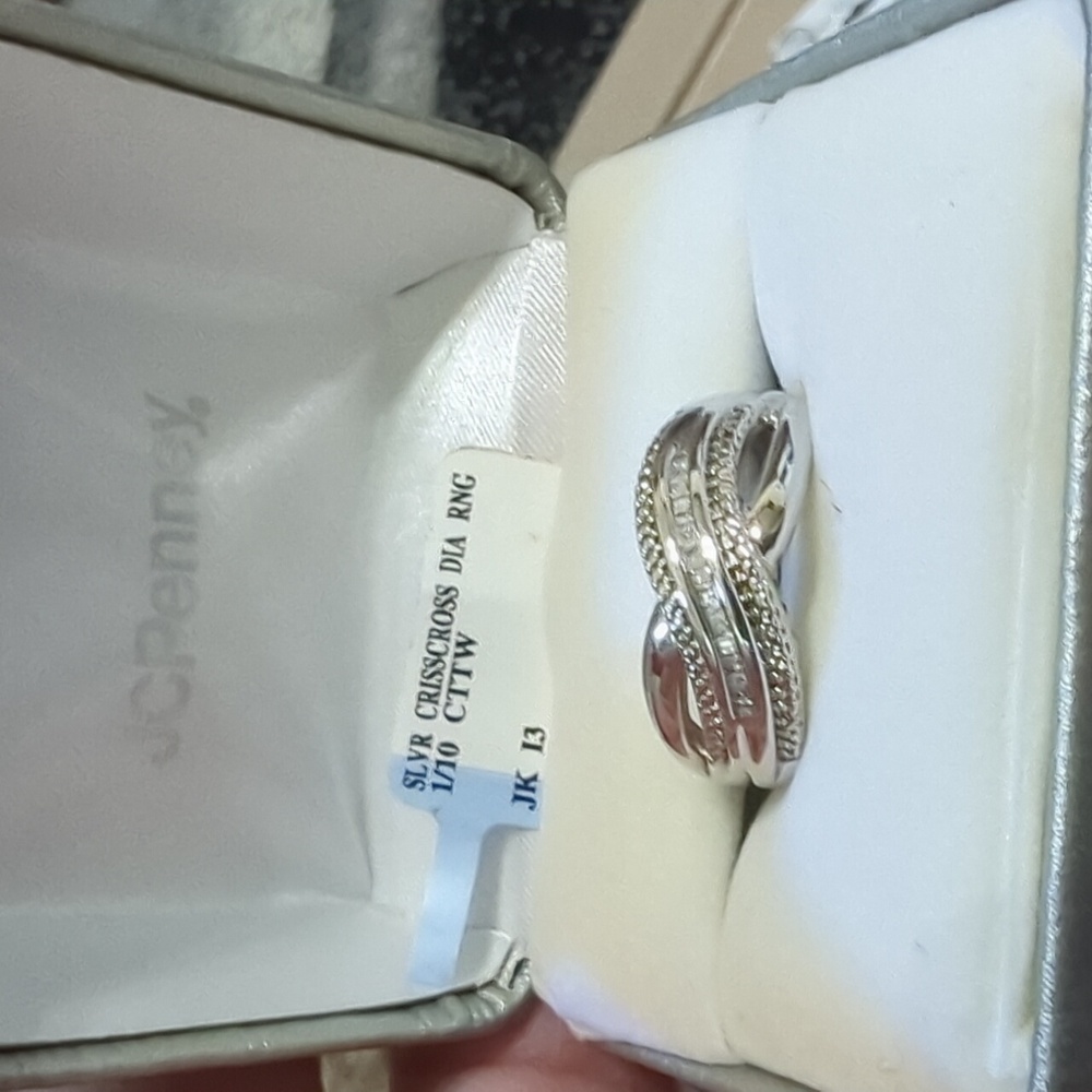 Ring Silver. Size 7, Crossroads Diamond 1/10 cttw